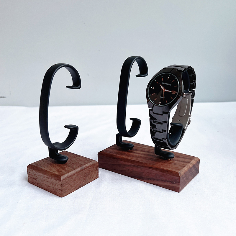Деревянный C-образный держател – обзор и цена Jewelry And Watches Inc